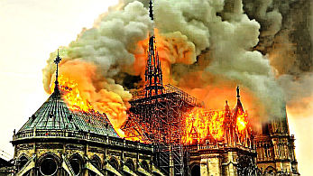 Notre-Dame brûle